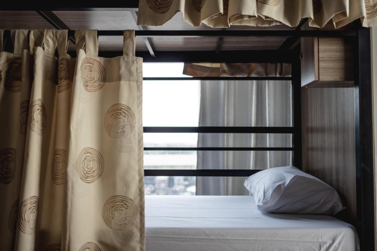 Sleep To Fly Hotel&Hostel Bangkok Buitenkant foto
