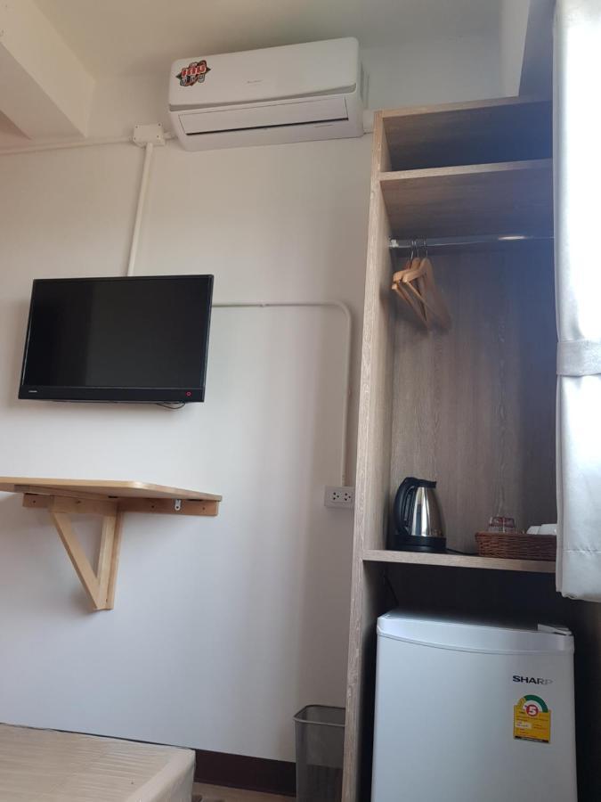 Sleep To Fly Hotel&Hostel Bangkok Buitenkant foto